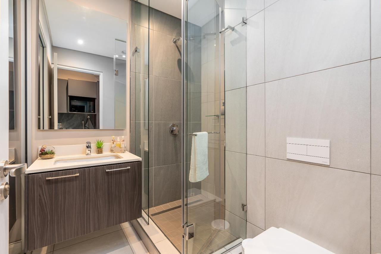 Top Floor Menlyn Maine Studio Apartment With Stunning Views & No Load Shedding Pretoria Ngoại thất bức ảnh